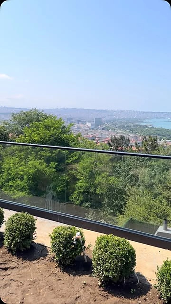 Villa Folding Glass and Terrace